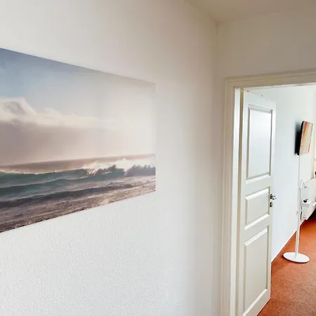 Grosszuegige Mit Zwei Baedern, Terrasse Und Balkon 아파트 *