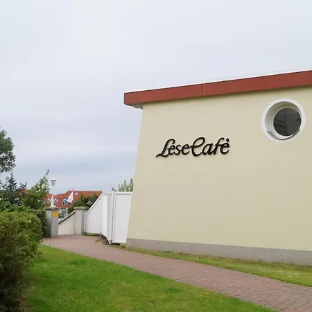 Grosszuegige Mit Zwei Baedern, Terrasse Und Balkon Rerik