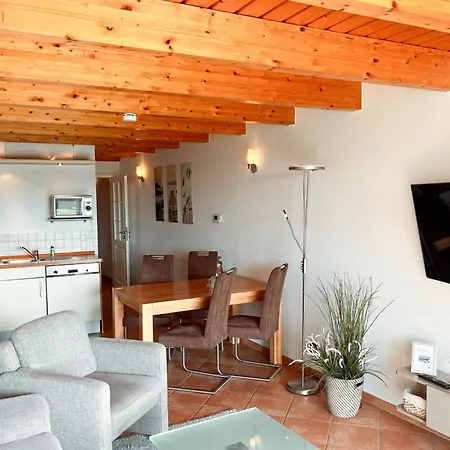 Appartement Grosszuegige Mit Zwei Baedern, Terrasse Und Balkon Rerik
