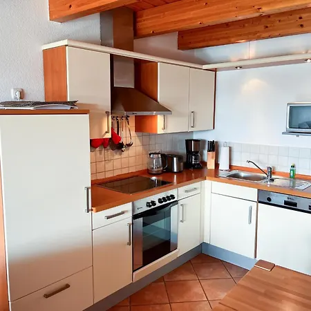 Grosszuegige Mit Zwei Baedern, Terrasse Und Balkon Rerik