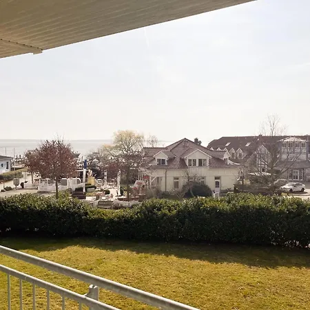 Grosszuegige Mit Zwei Baedern, Terrasse Und Balkon Rerik